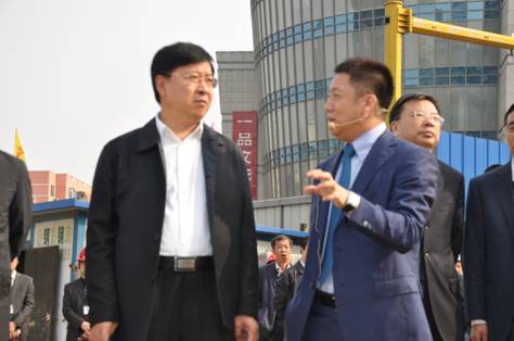 市長趙愛軍率領四大班子拉練檢查2016年鞍山新開工上億元大項目(圖1)